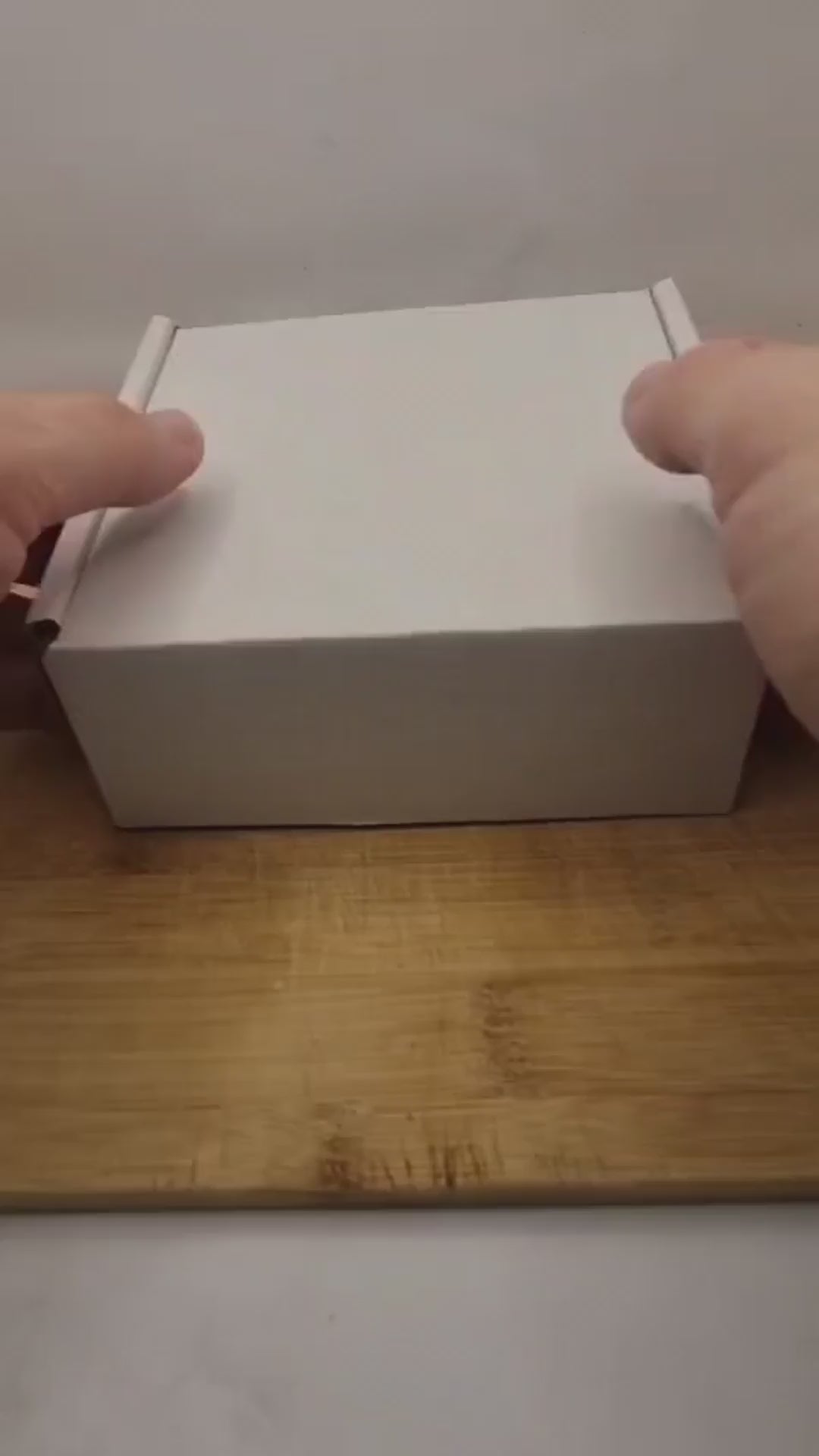 Video Of honeycomb gift box